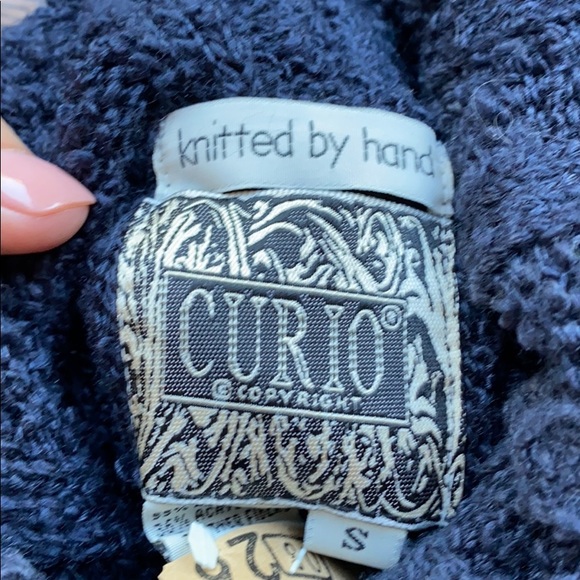 Curio hand knitted sweater. - Picture 2 of 2